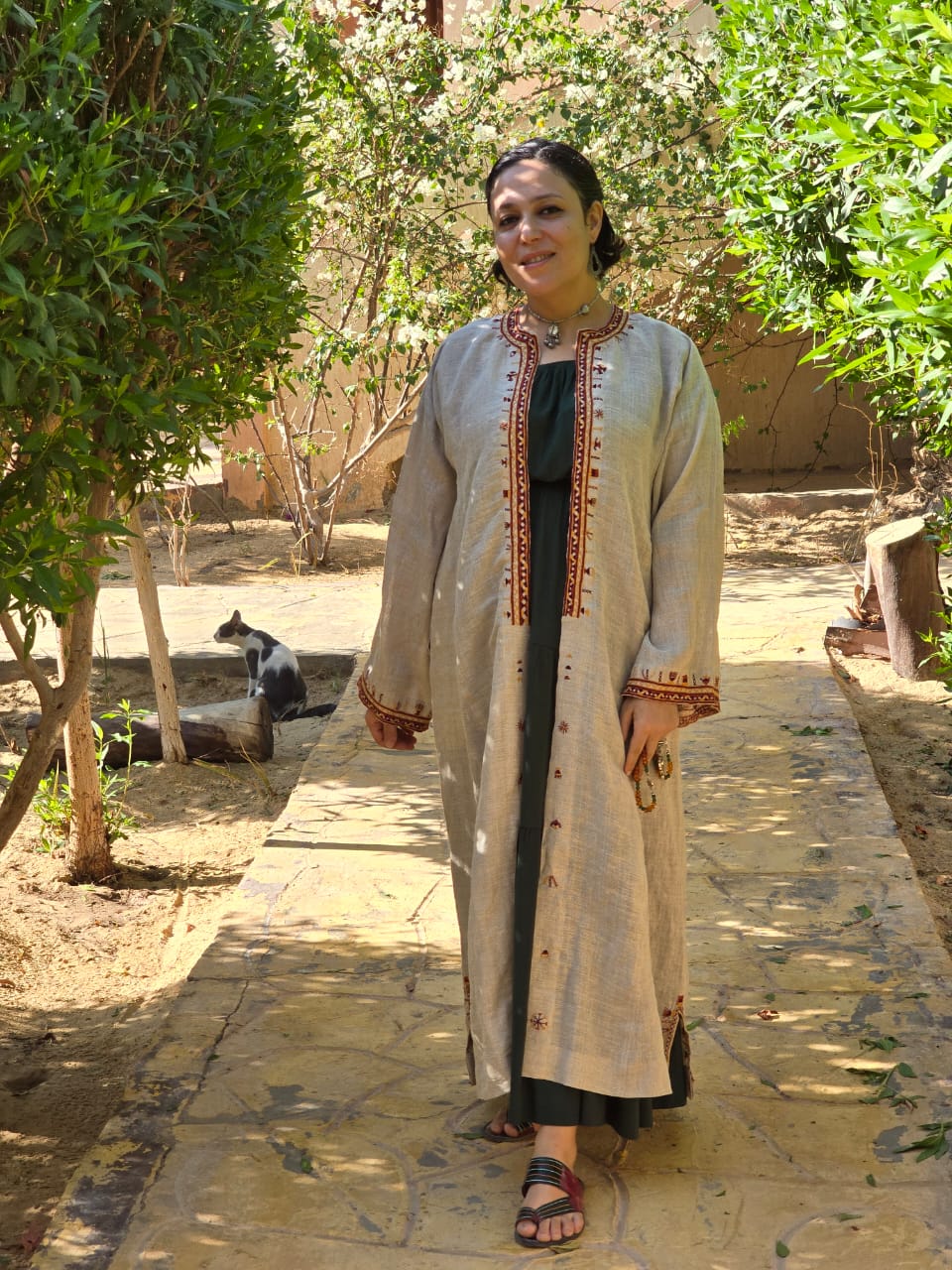 فريدة.   Farida – Embroidered Linen Cardigan