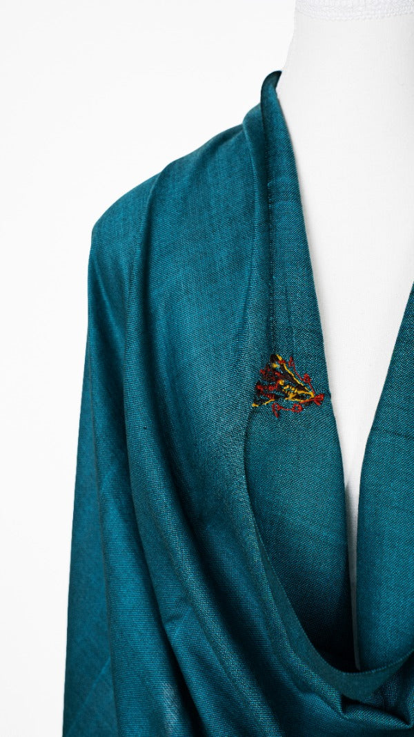 Tiraz (The Embroidered Shawl)